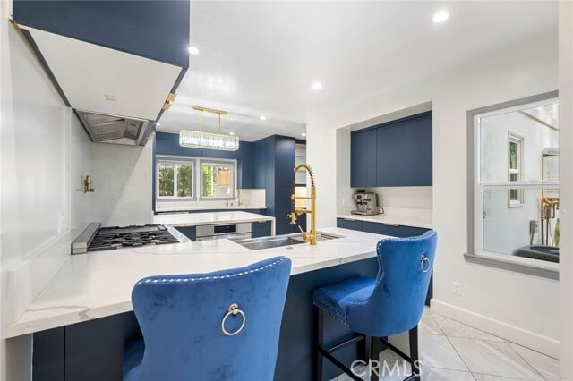 Building Photo - 2065 E Altadena Dr