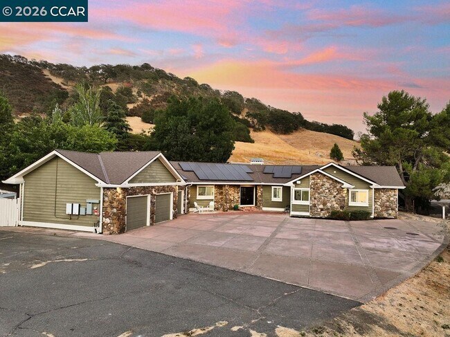 Building Photo - 4161 Leon Dr