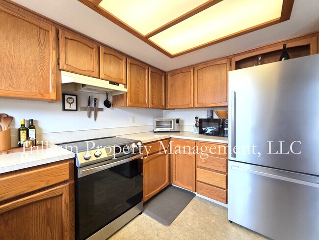 Building Photo - 110 SE 65th Ave