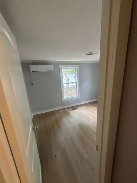 Building Photo - 305 Bowers Street