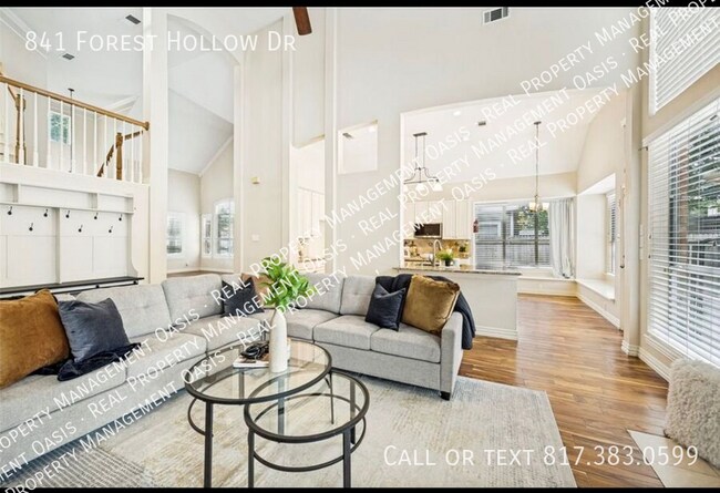 Building Photo - 841 Forest Hollow Dr