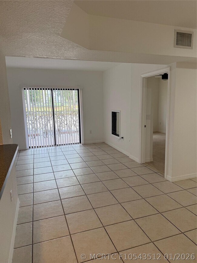 Building Photo - 9300 Fontainebleau Blvd