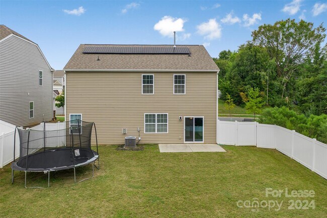 Building Photo - 3933 Meadow Green Dr