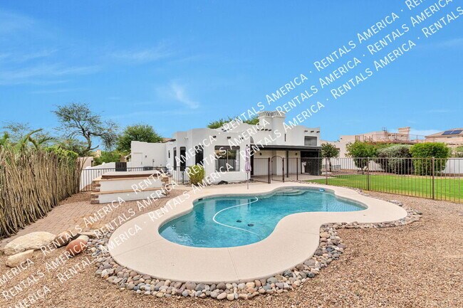 Building Photo - 10698 N Thunder Hill Pl