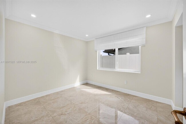 Building Photo - 13280 SW 39th Terrace