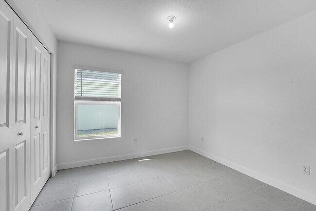 Building Photo - 6394 Windwood Wy