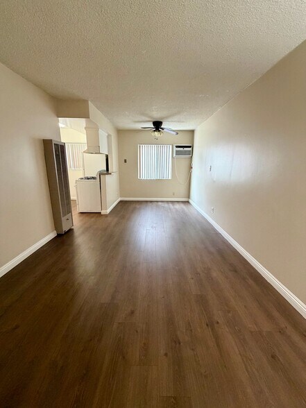 Building Photo - 12414 Dunrobin Ave