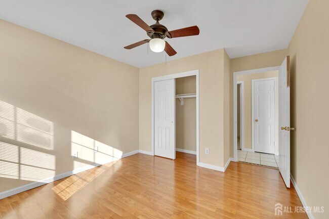 Building Photo - 275 Alpine Way