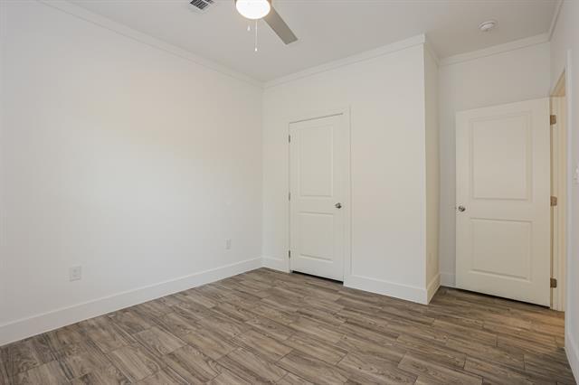 Building Photo - 4330 Fernwood Ave