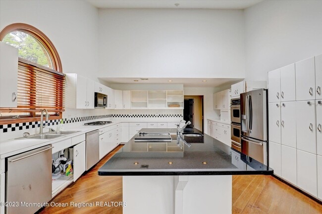 Building Photo - 84 Wickapecko Dr