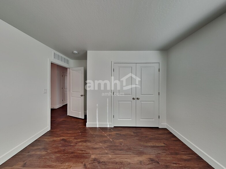 Building Photo - 17119 W Townley Ave
