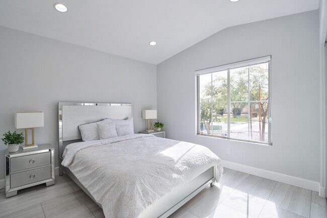 Building Photo - 81358 Avenida Blanca