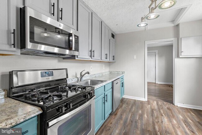 Building Photo - 43 Defense Dr