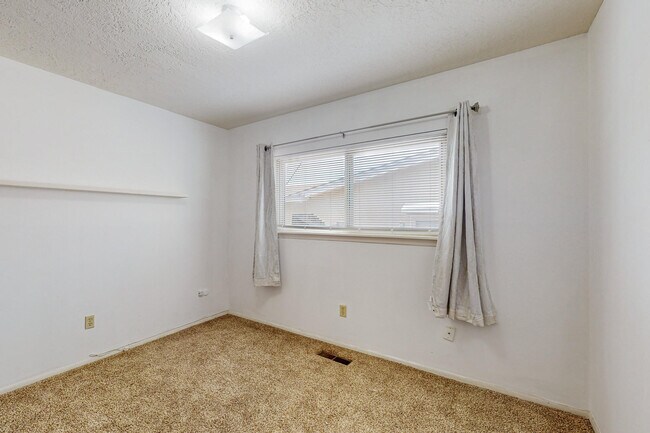 Building Photo - 7309 Coulson Dr NE