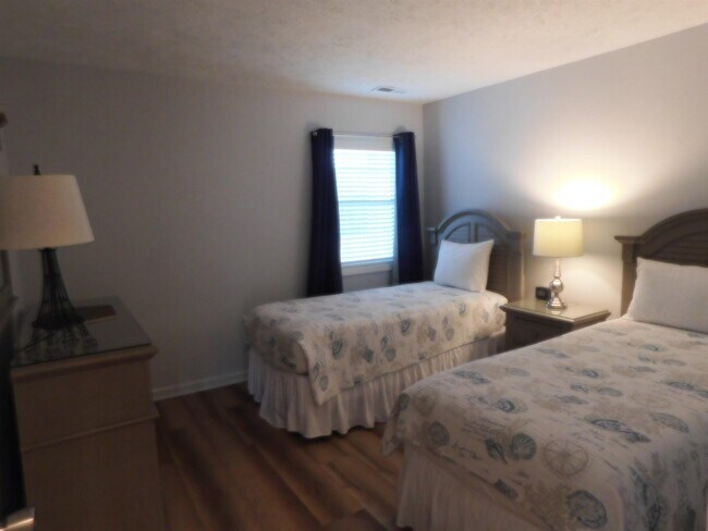 Building Photo - 521 White River Dr