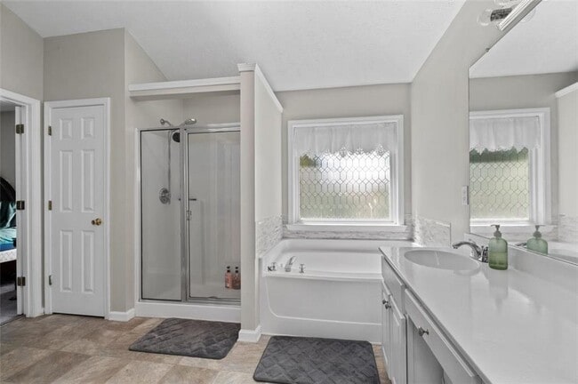 Building Photo - 6115 Riveroak Terrace