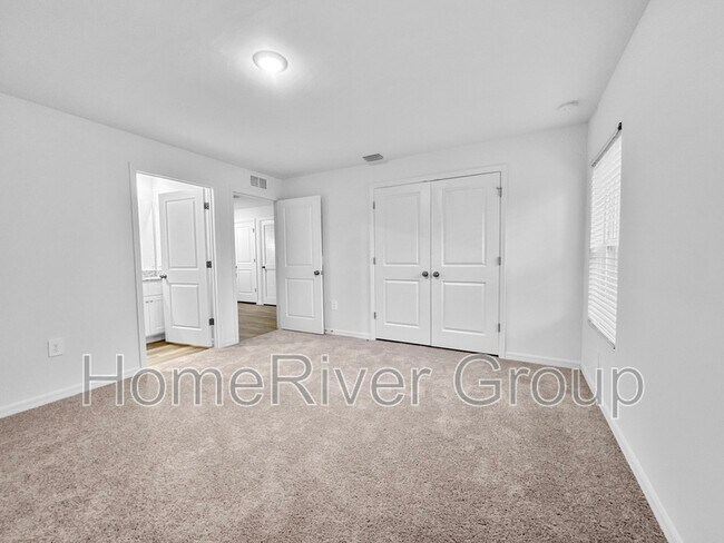 Building Photo - 4166 NW 40th Ave