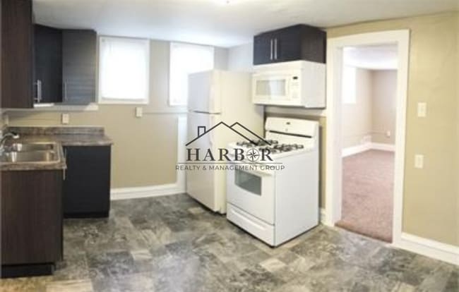 Primary Photo - 322 6th St SE