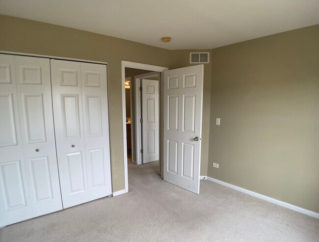 Building Photo - 24951 Clare Cir