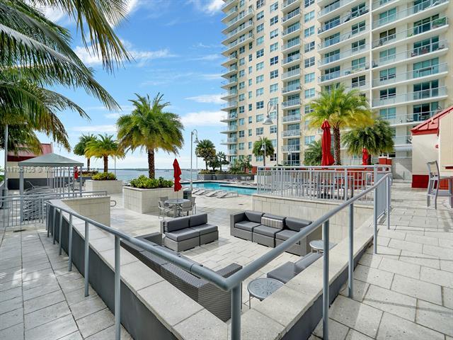 Building Photo - 1155 Brickell Bay Dr