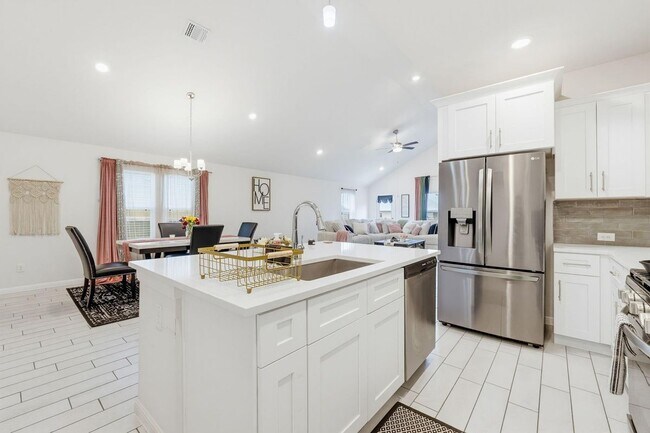 Building Photo - 316 Windstar Rd