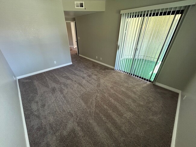 Building Photo - Charming condo in desirable West Las Vegas near Summerlin