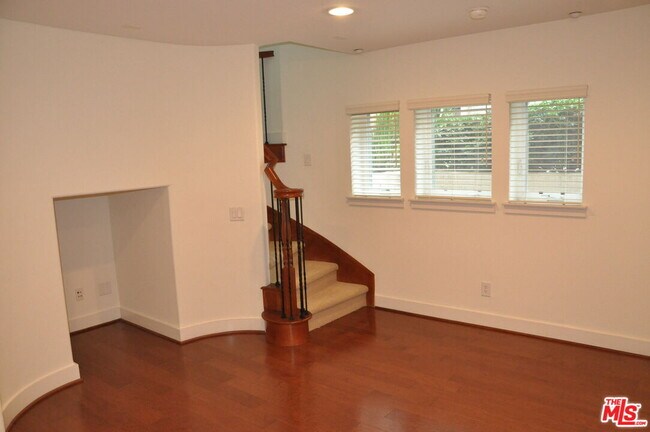 Building Photo - 6010 S Celedon Creek
