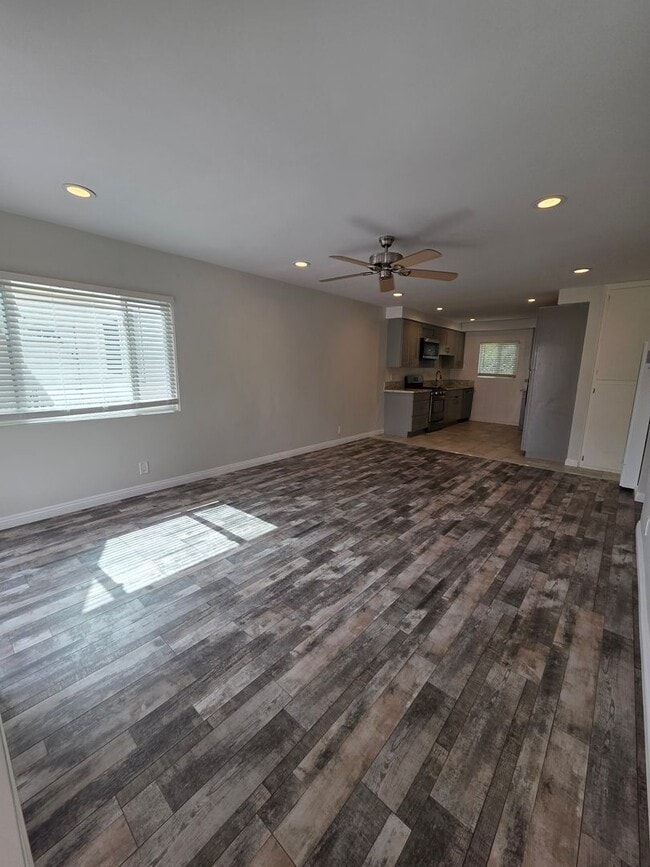 Building Photo - MOVE IN SPECIAL!!! $2,397 FOR FIRST THREE ...