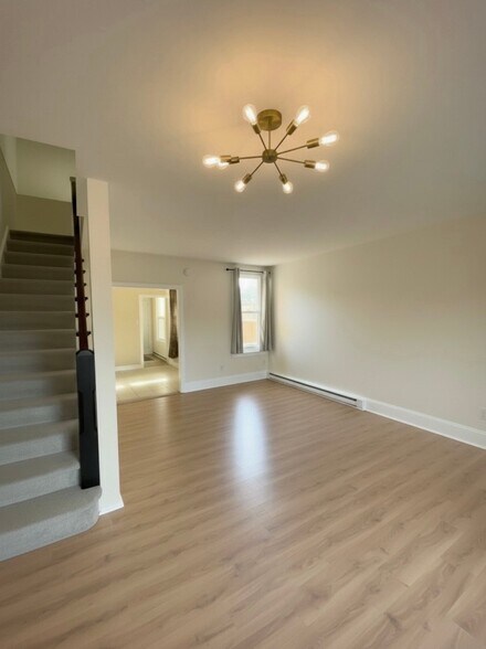 Building Photo - 37 S Darlington St