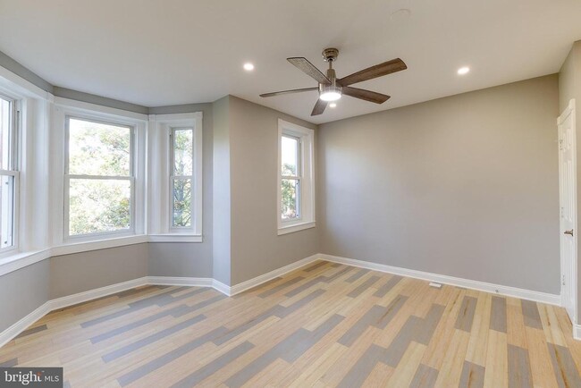 Building Photo - 1393 F St NE