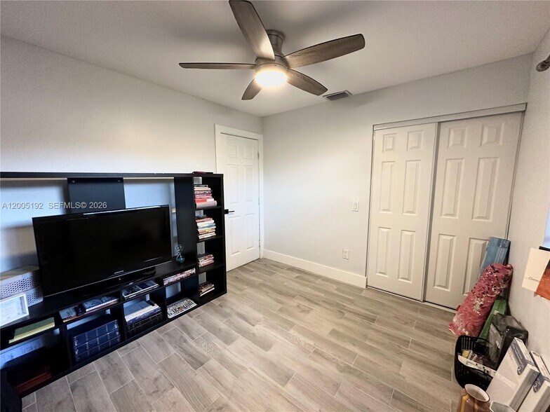 Building Photo - 4840 SW 149th Ct