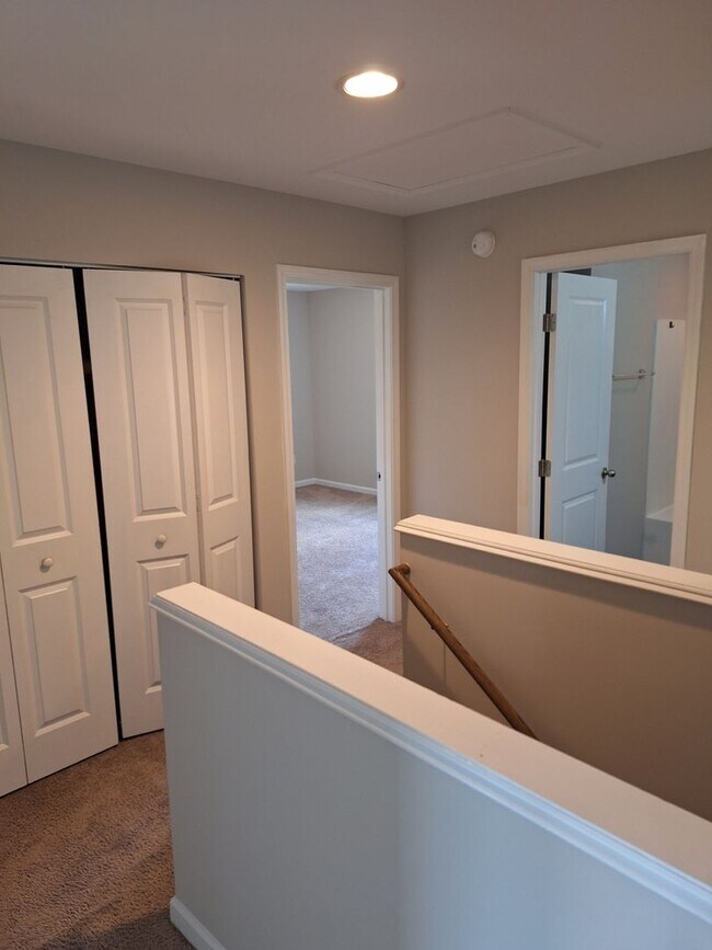 Building Photo - Wonderful Two Story Four Bedroom Home in Northeast Columbia!