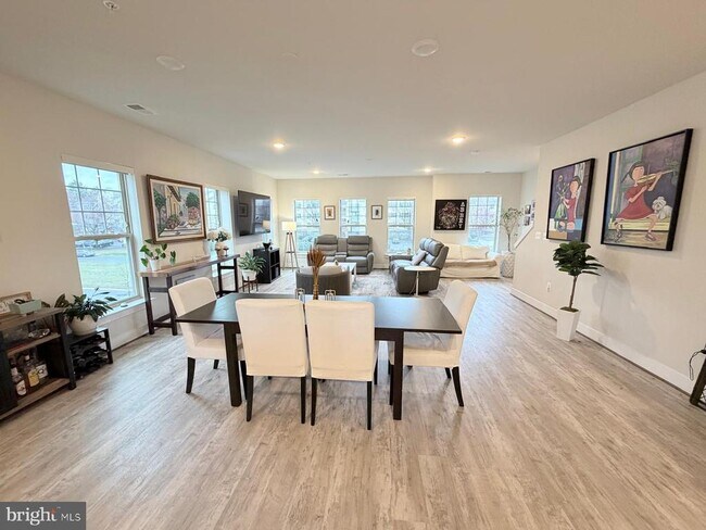 Building Photo - 9584 Fields Rd