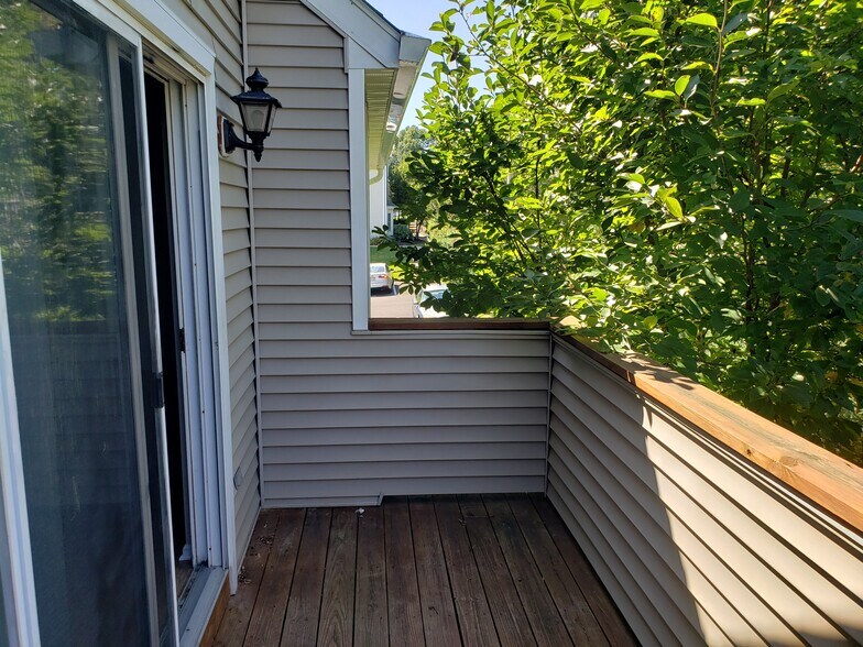 Balcony - 5102 Austin Ct