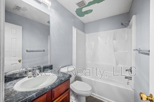 Building Photo - 7227 Teakwood Pl
