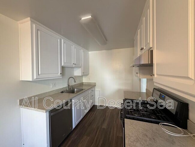 Building Photo - 1587 Coriander Dr