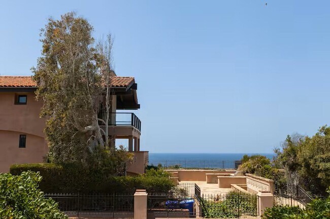 Building Photo - Luxe 3-Bedroom, 3-Bath Beach Home in Encinitas – w Furnished Option! Showing Today!