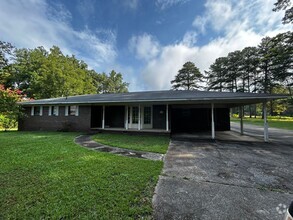 Building Photo - 5 bed 4 baths