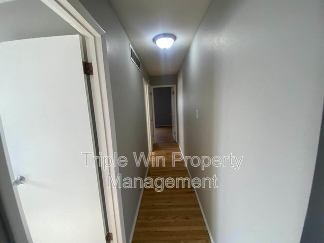 Building Photo - 14655 Fox Manor Dr