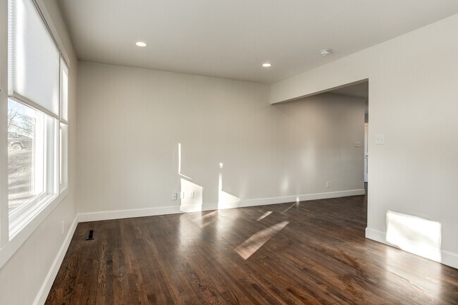 Building Photo - 4732 W 61st Terrace
