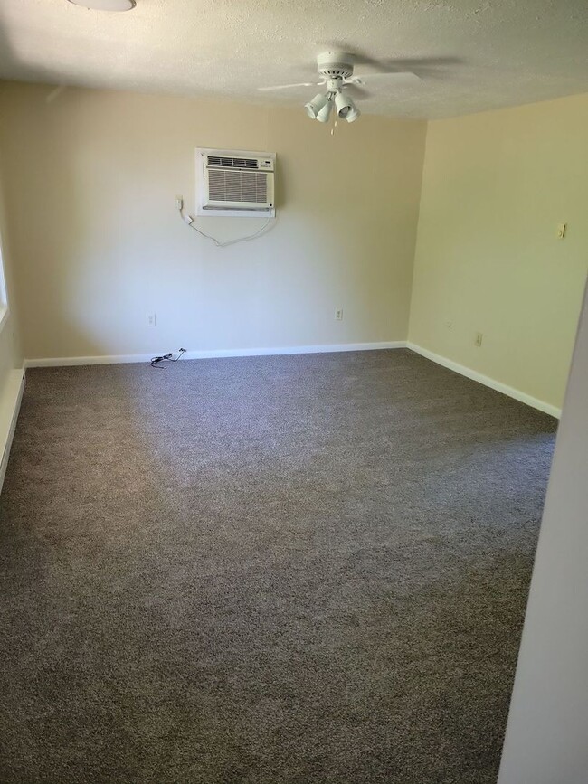 Building Photo - 11th Bay Colonies