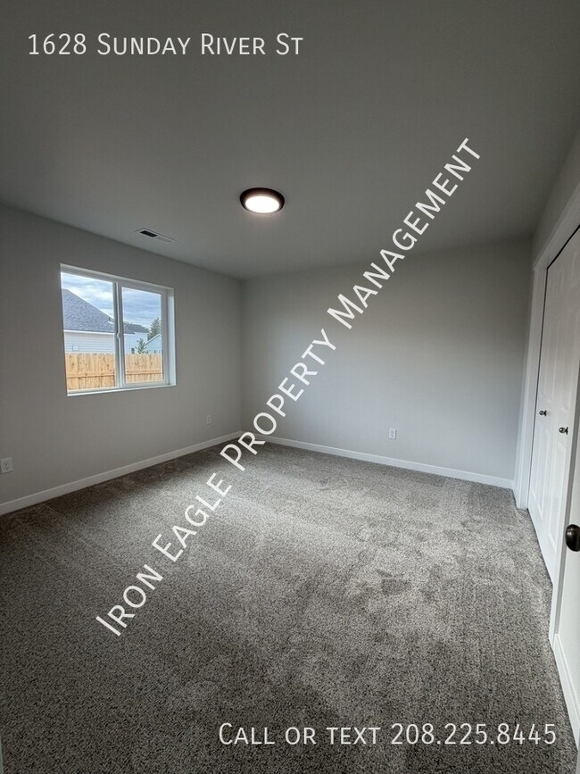 Building Photo - 1628 Sunday River St