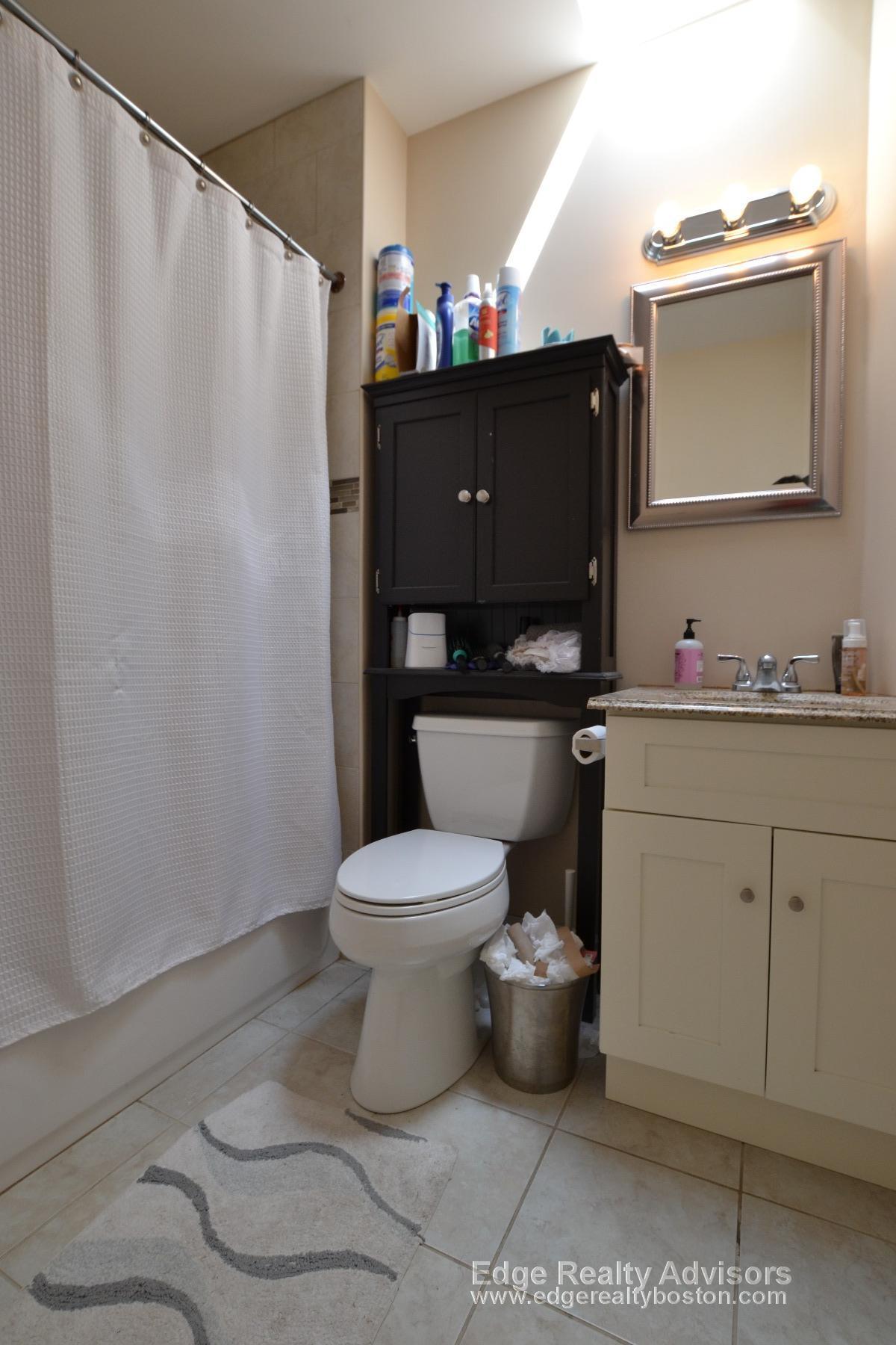 Building Photo - 6 Cummings Rd