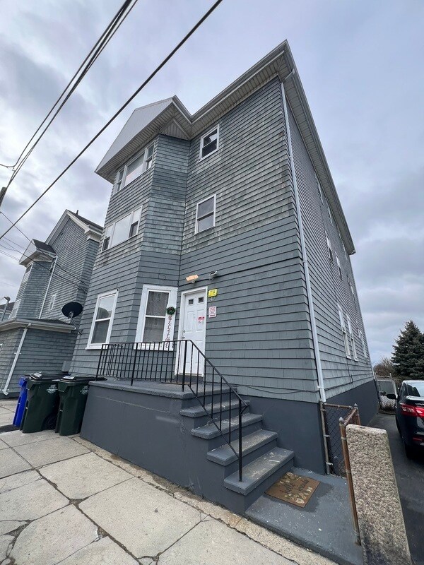 Building Photo - 47 Mulberry St