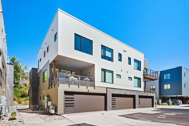 Building Photo - 22842 Two Rivers Rd