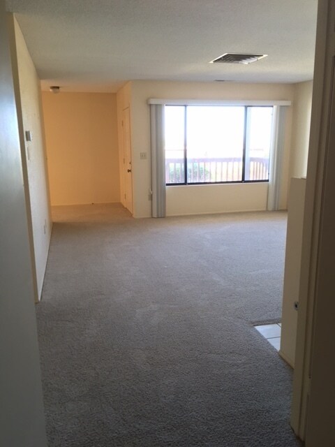 Building Photo - End Unit Two Bedroom Condo in North Prescott