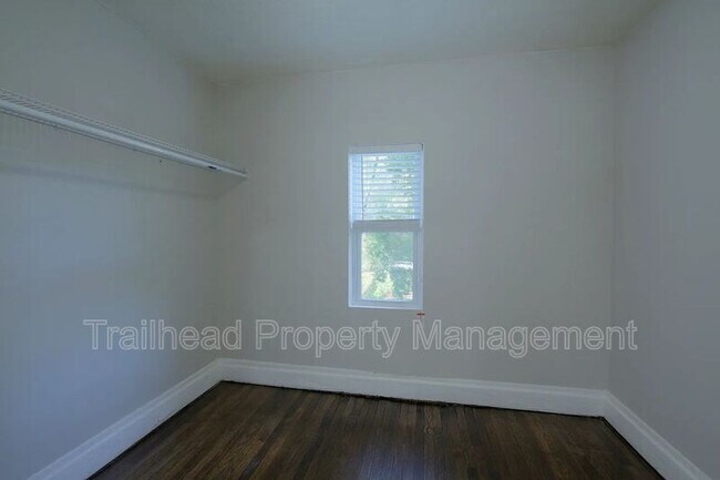 Building Photo - 1218 Brush Creek Blvd
