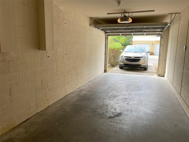 Building Photo - 6394 Banyan Blvd