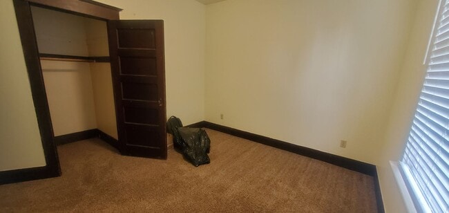 Building Photo - Pre-Leasing for September - 7Bed/3.5bath House