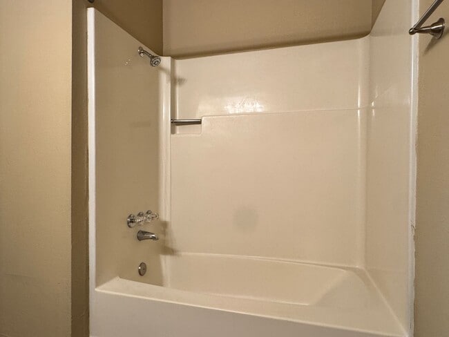 Building Photo - 8414 Cambridge Rd